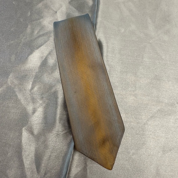 Executive Neckwear Other - Executive Neckwear Gold & Gray Skinny Men's Tie All Silk Wm.H.Block Indianapolis